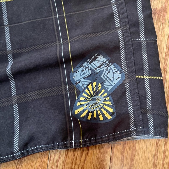 Ocean Core Board Shorts - Picture 2 of 6